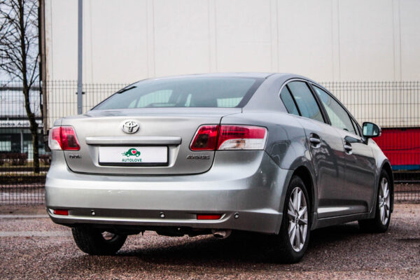 Toyota Avensis - Image 4