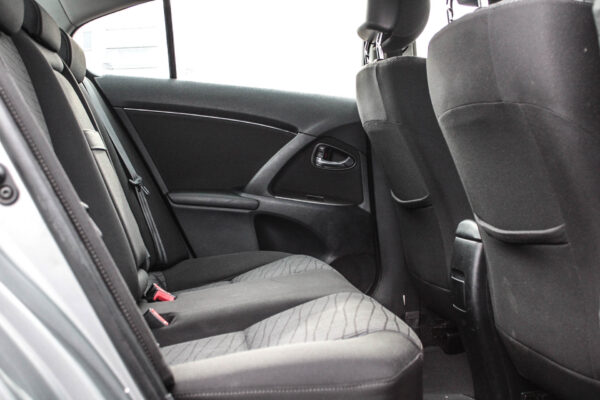 Toyota Avensis - Image 11