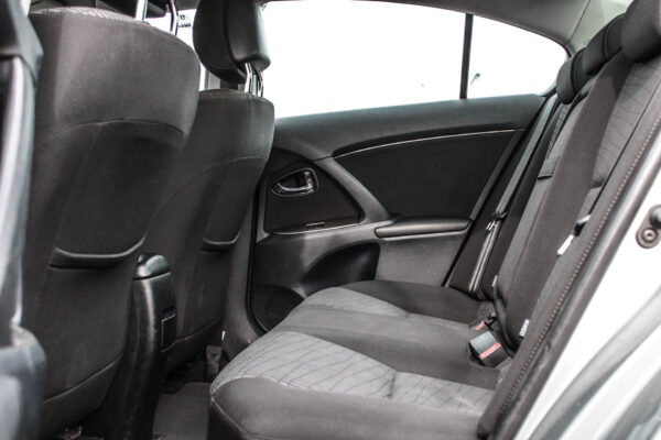 Toyota Avensis - Image 12