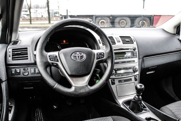 Toyota Avensis - Image 7