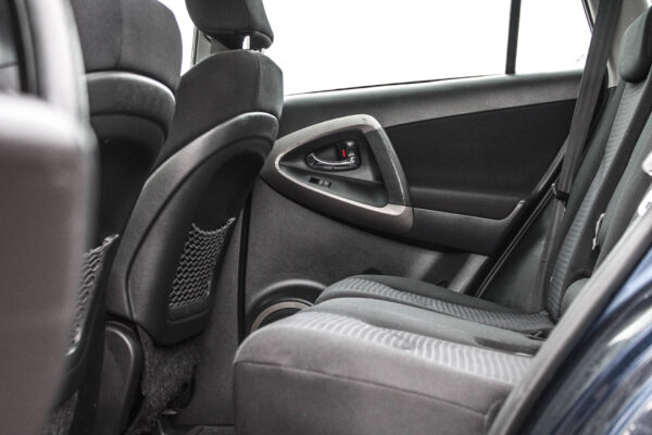 Toyota RAV4 - Image 11