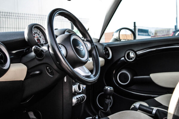 Mini Cooper - Image 7