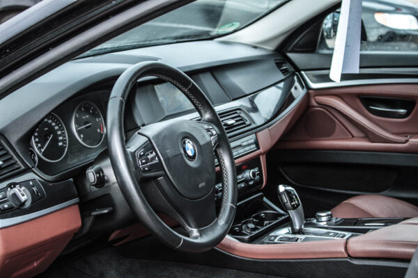 BMW 520 - Image 7