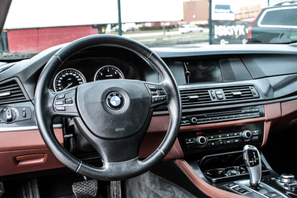 BMW 520 - Image 6