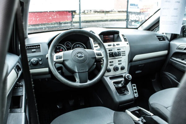 Opel Zafira - Image 8