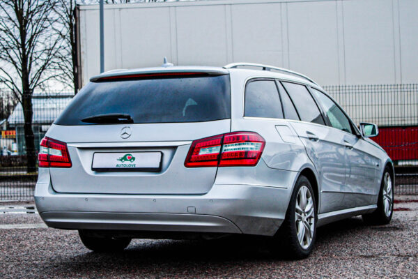 MB E200 - Image 6