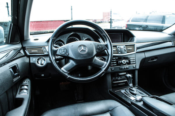 MB E200 - Image 7