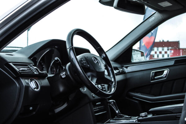 MB E200 - Image 8