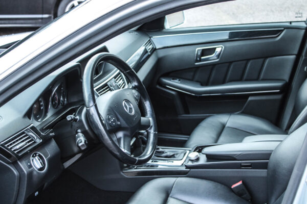 MB E200 - Image 9