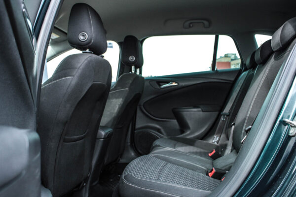 Opel Astra - Image 8
