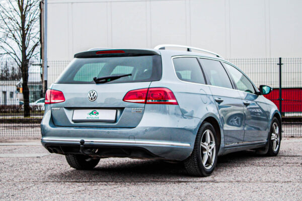 VW Passat - Image 4