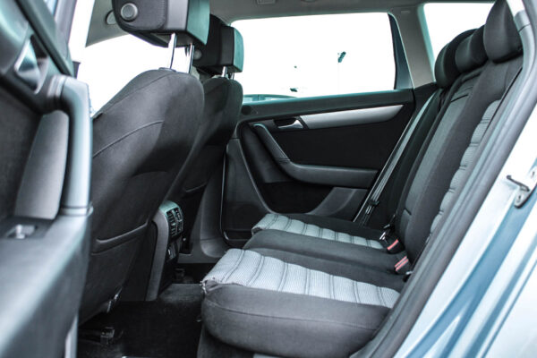 VW Passat - Image 10