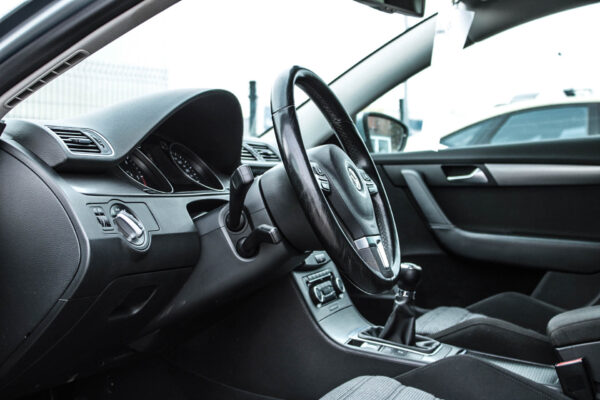 VW Passat - Image 9