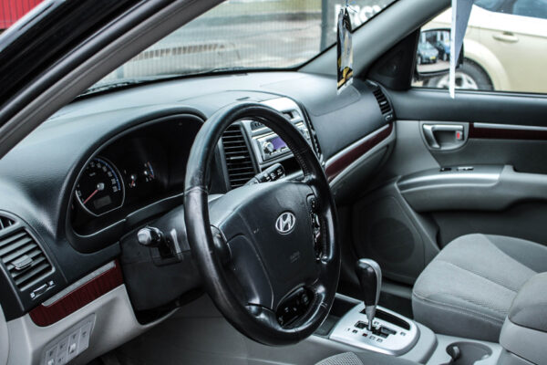 Hyundai Santa Fe - Image 8