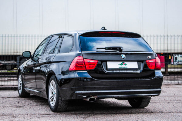 BMW 318 - Image 6