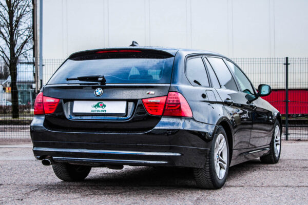BMW 318 - Image 4