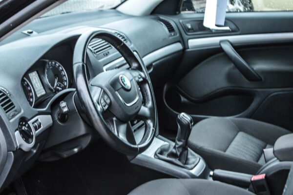 Skoda Octavia - Image 8