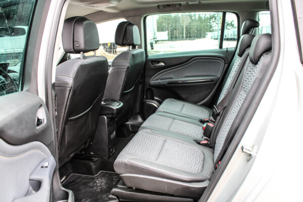 Opel Zafira - Image 13