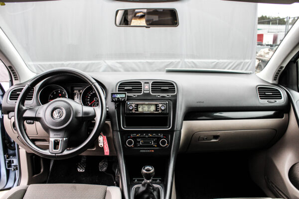 VW Golf - Image 13