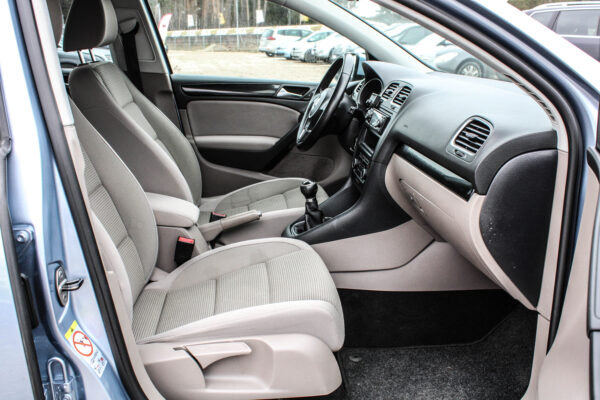VW Golf - Image 14