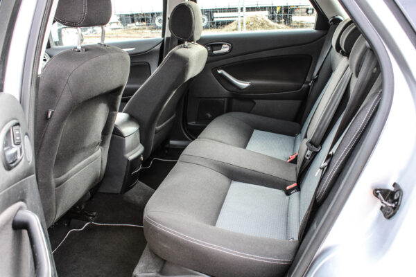 Ford Mondeo - Image 11