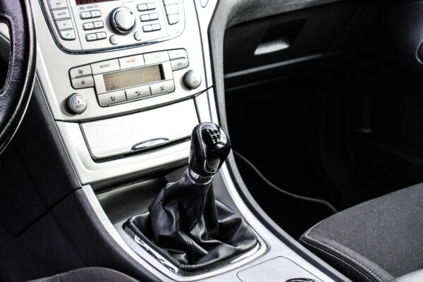 Ford Mondeo - Image 12