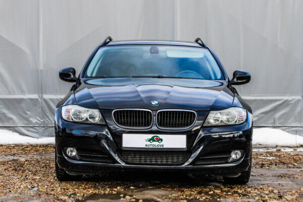 BMW 320 - Image 2
