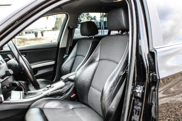 BMW 320 - Image 8