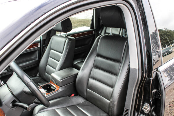 VW Touareg - Image 8