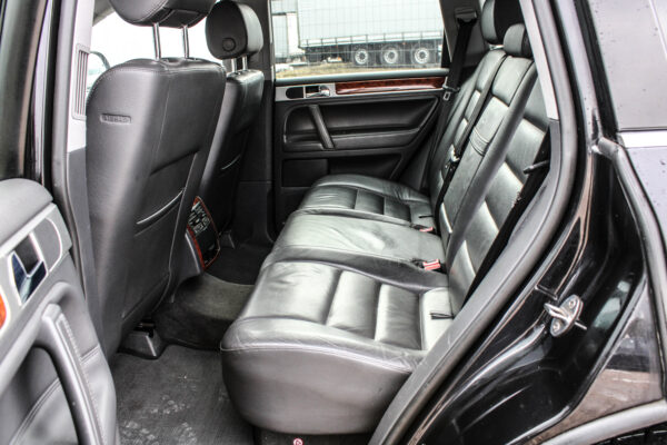 VW Touareg - Image 14