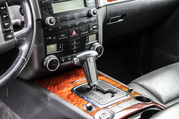 VW Touareg - Image 10