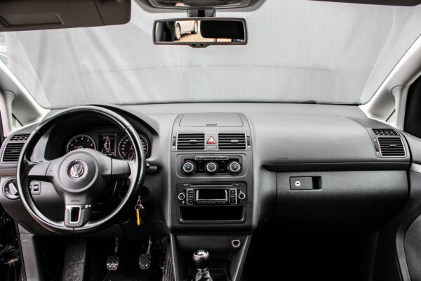 VW Touran - Image 11