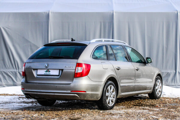Skoda Superb - Image 4