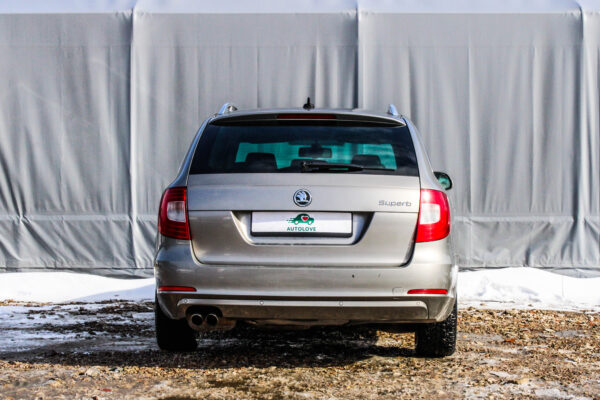 Skoda Superb - Image 5