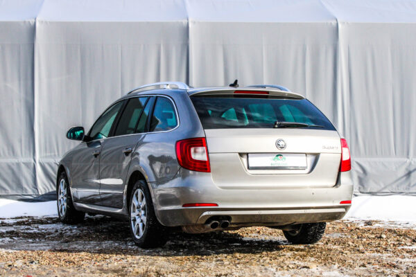 Skoda Superb - Image 6