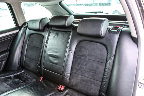 Skoda Superb - Image 13