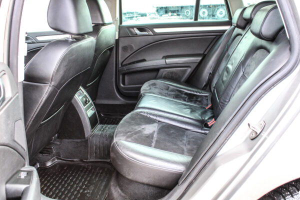 Skoda Superb - Image 14