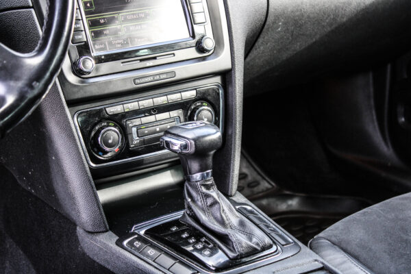 Skoda Superb - Image 10