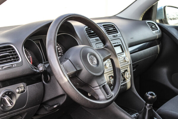 VW Golf - Image 7