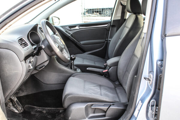 VW Golf - Image 9