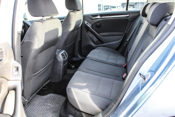 VW Golf - Image 13