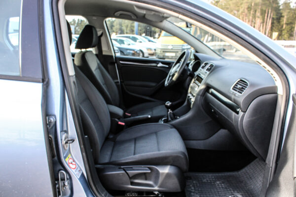 VW Golf - Image 12