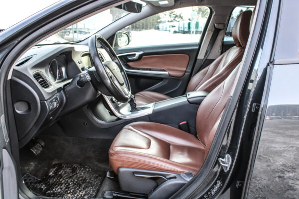 Volvo V60 - Image 9