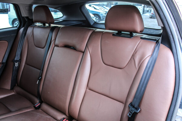 Volvo V60 - Image 14