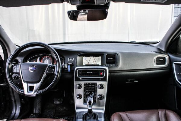 Volvo V60 - Image 11