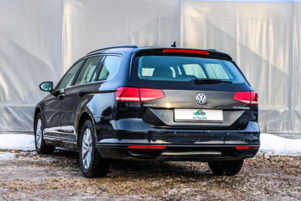 VW Passat - Image 4