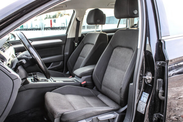 VW Passat - Image 8