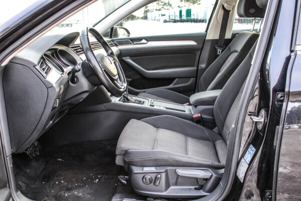 VW Passat - Image 9