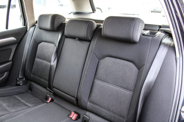 VW Passat - Image 14