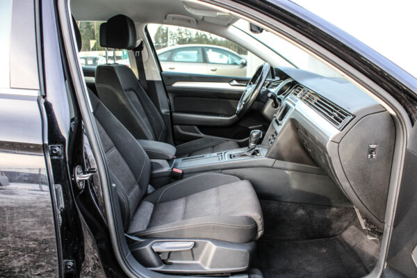 VW Passat - Image 12